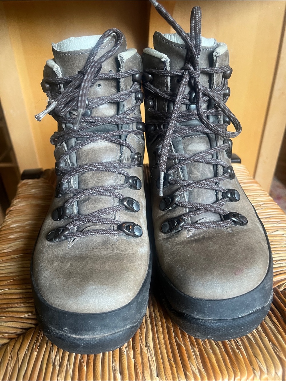 Lowa Women's Taupe/Grey Lace-Up Hiking Boots